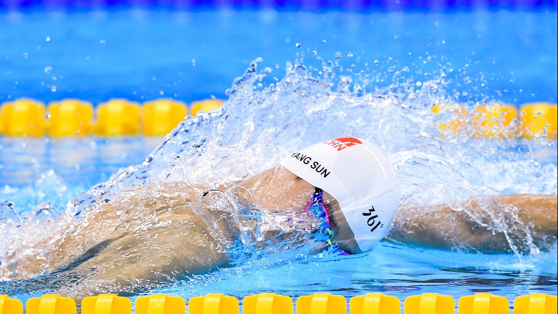 拜仁主场四球横扫美因茨，凯恩再破门，拜仁拜仁